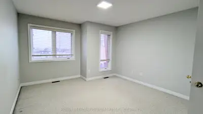 Att/Row/Townhouse in Toronto