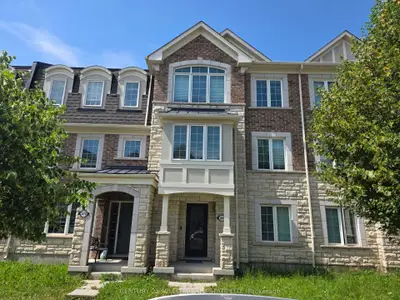 Att/Row/Townhouse in Oakville