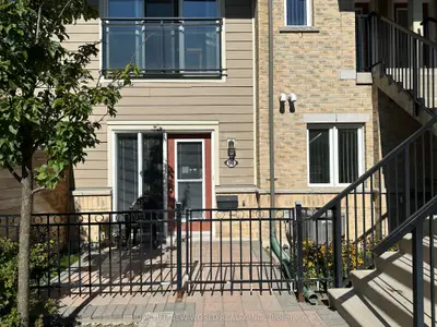 Condo Townhouse in Mississauga