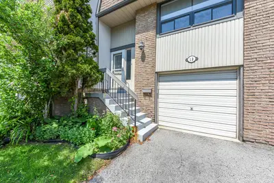 12 Ashton Crescent 12, Brampton, On L6s 3j9
