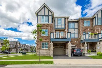 Att/Row/Townhouse in Oakville