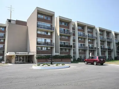 Common Element Condo in Mississauga