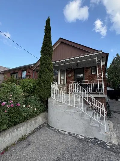 131 Cameron Avenue, Toronto, On M6m 1r6
