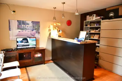 265 Queen Street S, Mississauga, On L5m 1l9