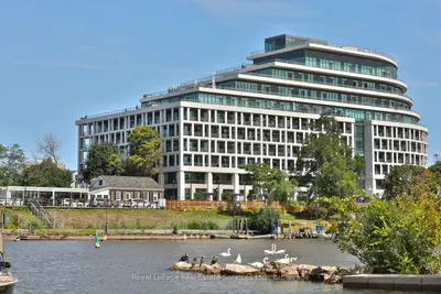 Condo Apartment in Oakville