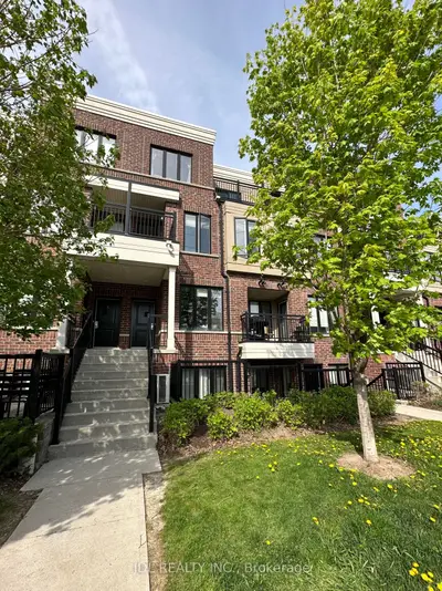 Condo Townhouse in Toronto