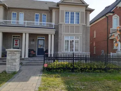 Semi-Detached in Mississauga