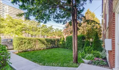 75 Keele Street 1, Toronto, On M6p 2j8