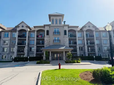 Condo Apartment in Milton
