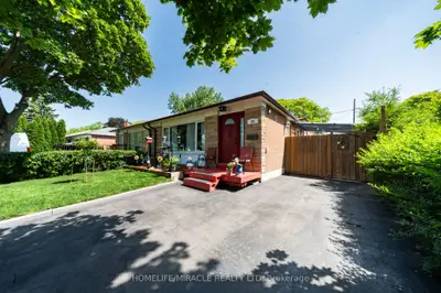 38 Ascot Avenue, Brampton, On L6t 2p6