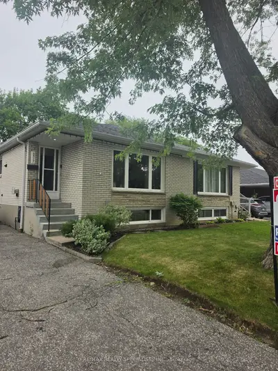 Semi-Detached in Mississauga