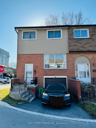 Condo Townhouse in Mississauga
