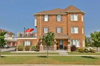 Att/Row/Townhouse in Burlington