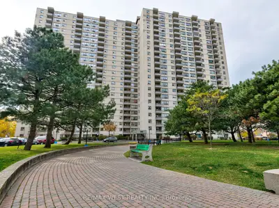 390 Dixon Road 2309, Toronto, On M9r 1t4