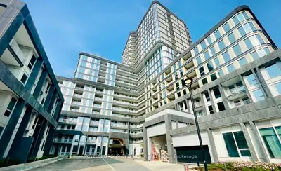 Condo Apartment in Oakville