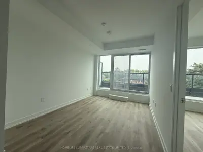 6 Chartwell Road 302, Toronto, On M8z 4e8