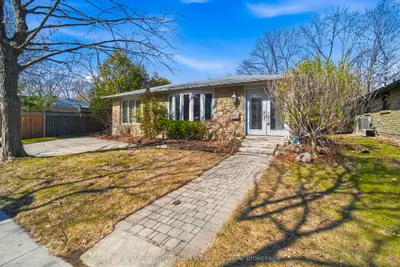 481 Anthony Drive, Oakville, On L6j 2k6