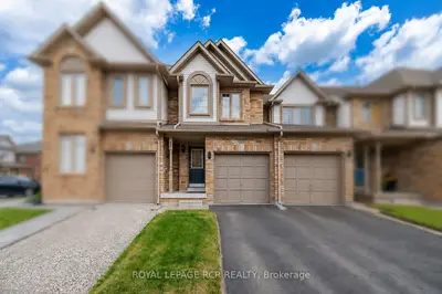 Condo Townhouse in Caledon