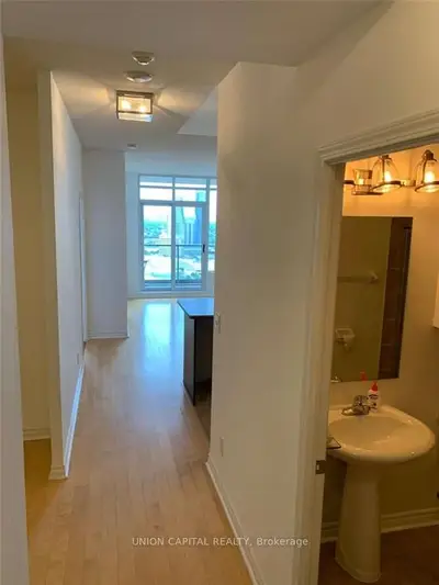 Condo Apartment in Mississauga