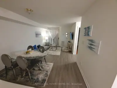 Condo Apartment in Mississauga