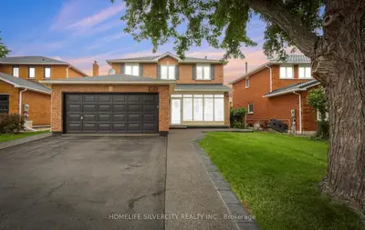 Detached in Oakville
