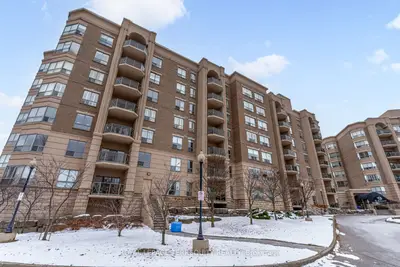 2085 Amherst Heights Drive 212, Burlington, On L7p 5c2
