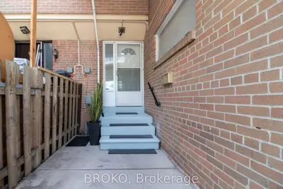 Condo Townhouse in Toronto