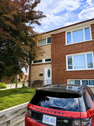 67 Stilecroft Drive, Toronto, On M3j 1a8