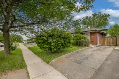 754 Eaglemount Crescent, Mississauga, On L5c 1n9