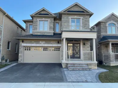 Detached in Oakville