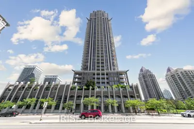 Condo Apartment in Mississauga