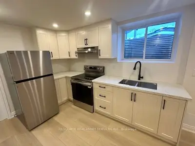 198 Camellia Crescent Basement, Oakville, On L6h 1l1