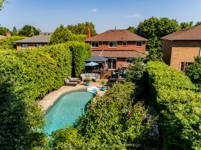 Detached in Oakville
