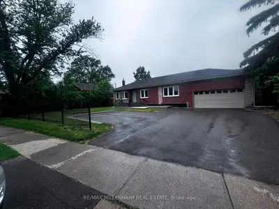 1285 Rebecca Street, Oakville, On L6l 1z3