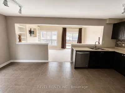 Att/Row/Townhouse in Milton
