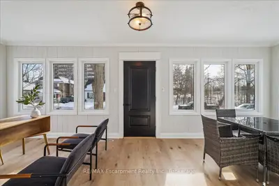135 Deane Avenue, Oakville, On L6k 1n2