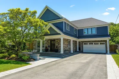 Detached in Burlington