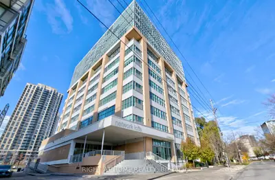 Condo Apartment in Toronto