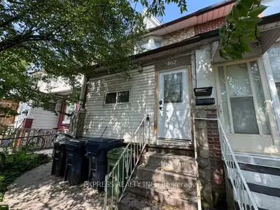 Triplex in Toronto
