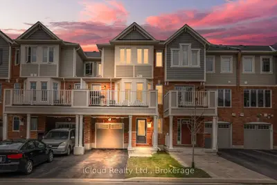 Att/Row/Townhouse in Milton