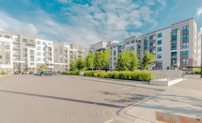 Condo Apartment in Milton