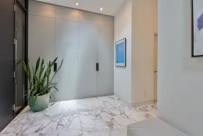 835 Royal York Road, Toronto, On M8y 2v1