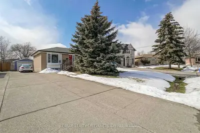 Detached in Oakville