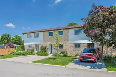Condo Townhouse in Halton Hills