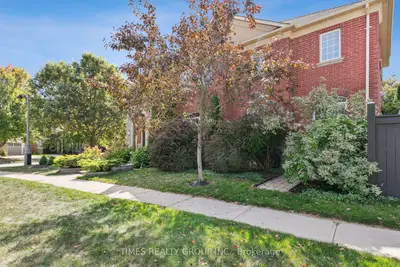 212 Creek Path Avenue, Oakville, On L6l 6t5