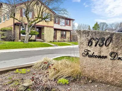 Condo Townhouse in Mississauga