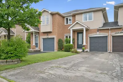 Att/Row/Townhouse in Oakville