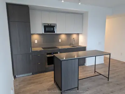 Condo Apartment in Mississauga