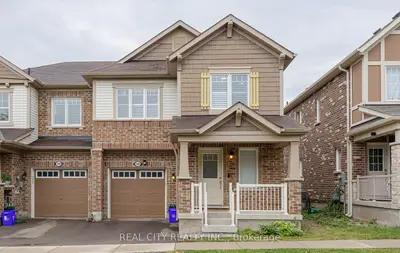 Att/Row/Townhouse in Milton