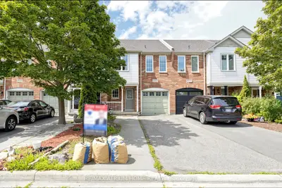 Att/Row/Townhouse in Mississauga